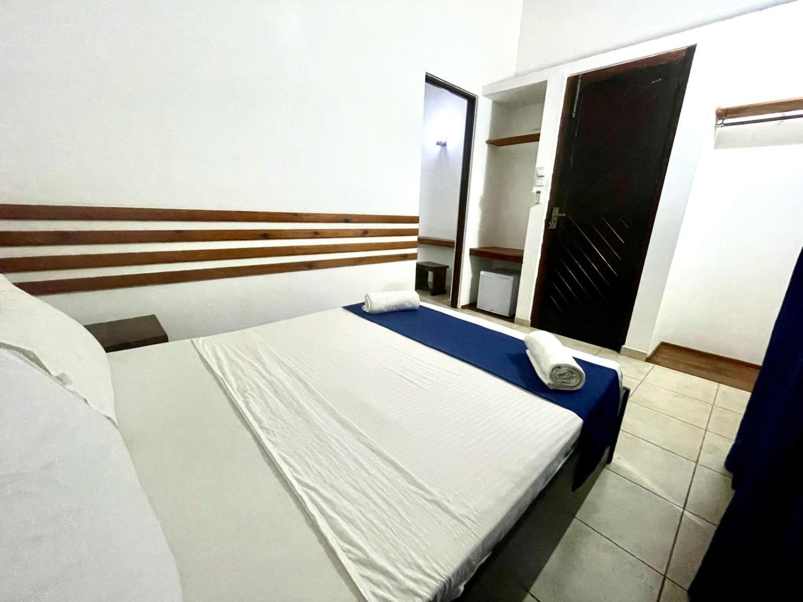 Hotel One Sixty Dehiwala-Mount Lavinia Exterior photo
